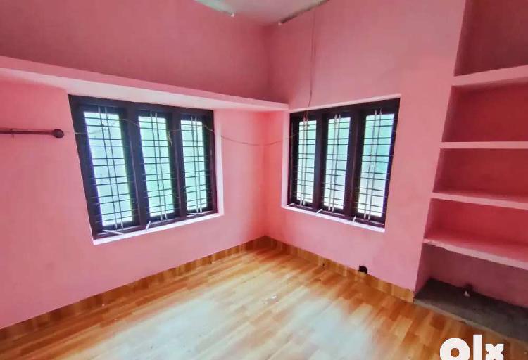 BACHELORS) 3 BHK SEMIFURNISHED GROUND FLOOR HOUSE RENT NEAR